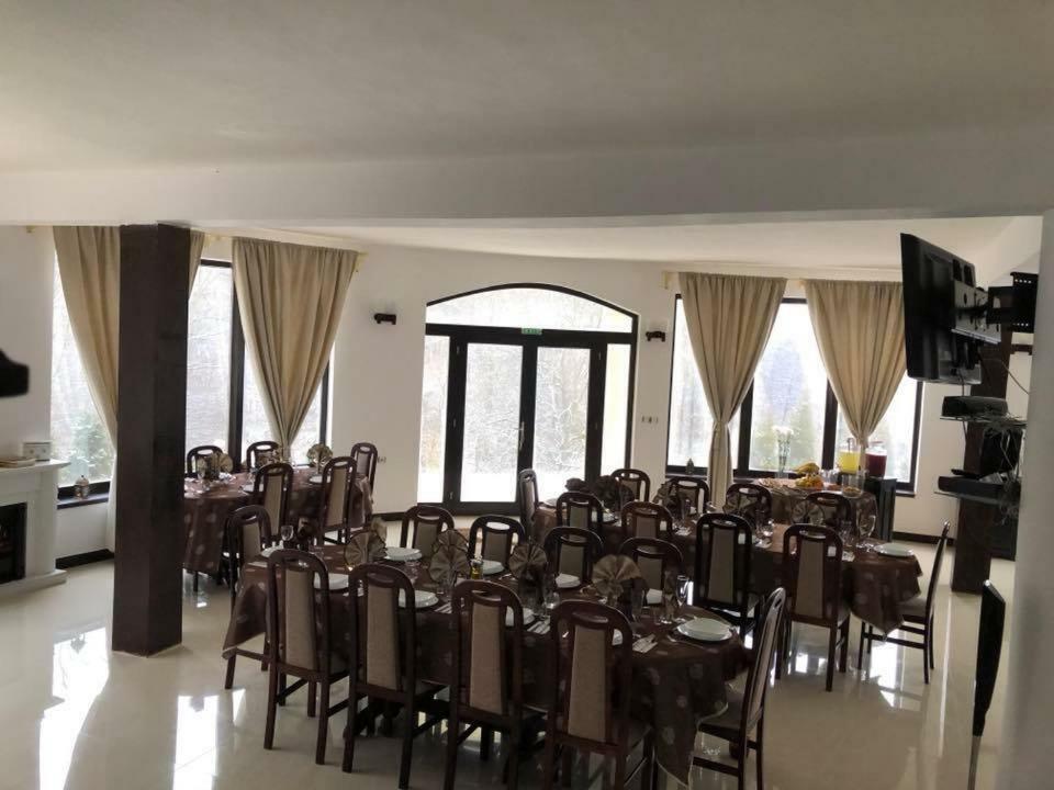 Hotel Pensiunea Medeea Pestis Exterior foto